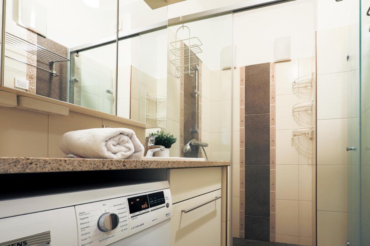 Downtown Vintage Home By Bella Budapest Luaran gambar