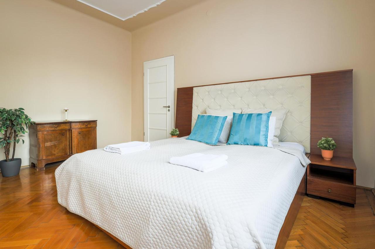 Downtown Vintage Home By Bella Budapest Luaran gambar