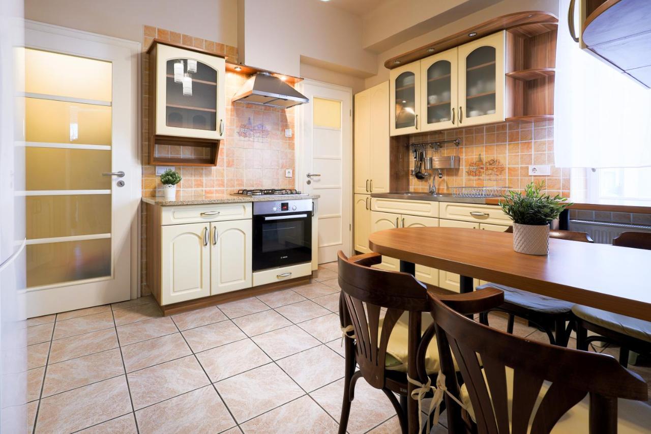 Downtown Vintage Home By Bella Budapest Luaran gambar