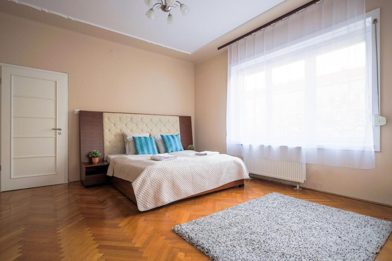 Downtown Vintage Home By Bella Budapest Luaran gambar
