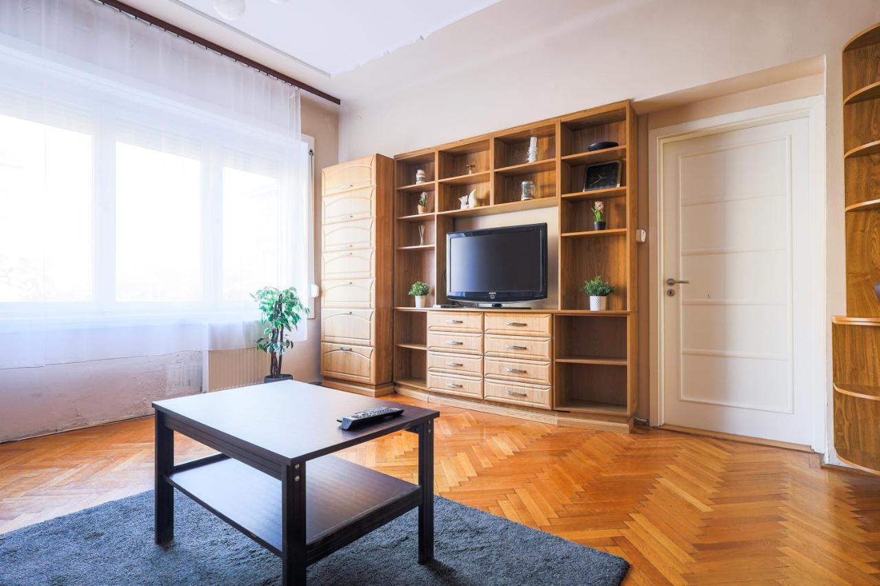 Downtown Vintage Home By Bella Budapest Luaran gambar